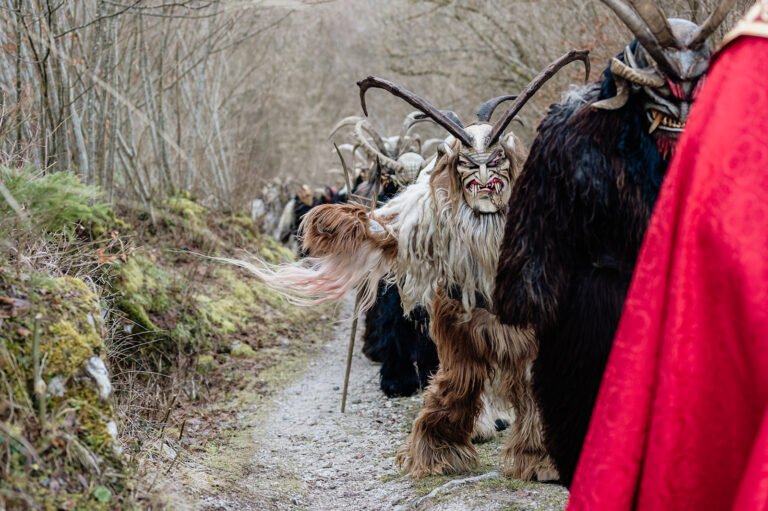 Krampus auf dem Wanderweg